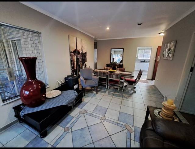 3 BEDROOM SIMPLEX FOR SALE IN BRACKENHURST